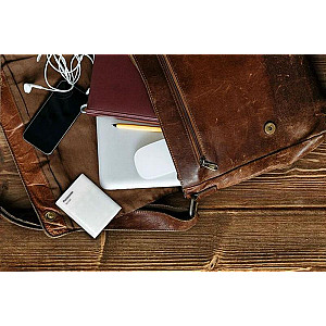 Зарядний пристрій Panasonic USB in/out з функцією Power Bank+4AA 2000 mAh